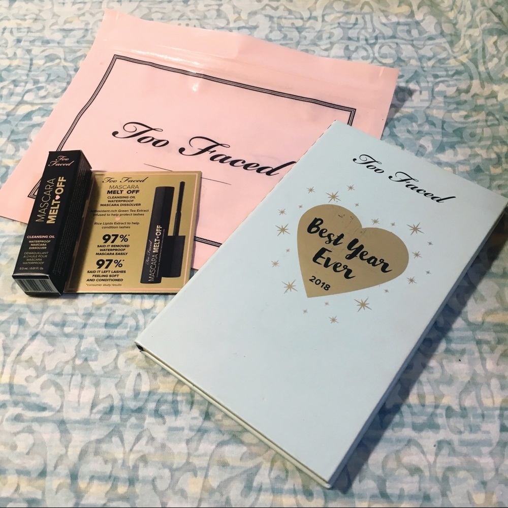 Best Year Ever LE Eyeshadow Pallette + MascaraMelt - Picture 2 of 3